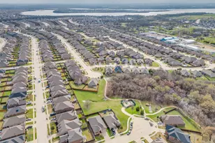 1913 Lake Wood Trl, Little Elm, TX 75068 - Photo 19