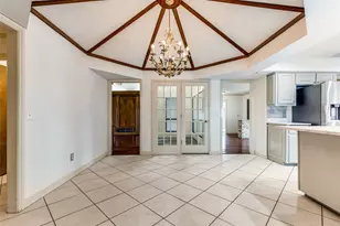 10009 Chimney Hill Ln, Dallas, TX 75243 - Photo 5