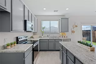 1110 Greywood Dr, Van Alstyne, TX 75495 - Photo 9