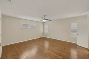 6338 Town Hill Ln, Dallas, TX 75214 - Photo 19