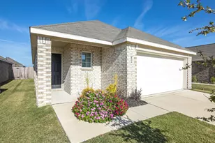 1604 Luke St, Ennis, TX 75119 - Photo 1