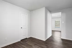 1604 Luke St, Ennis, TX 75119 - Photo 11