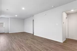 1604 Luke St, Ennis, TX 75119 - Photo 7