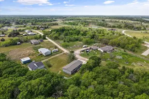 136 SE County Rd 3048, Corsicana, TX 75109 - Photo 35