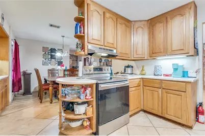 2209 Cecilia Court, Irving, TX 75060 - Photo 11