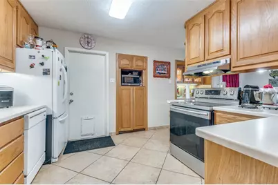 2209 Cecilia Court, Irving, TX 75060 - Photo 9