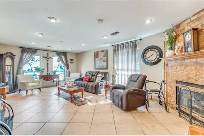 2209 Cecilia Court, Irving, TX 75060 - Photo 5