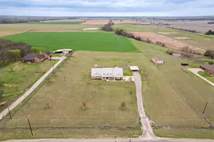 1066 W Rd, Waxahachie, TX 75165 - Photo 1