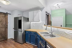 227 Valley Spring Dr, Arlington, TX 76018 - Photo 9