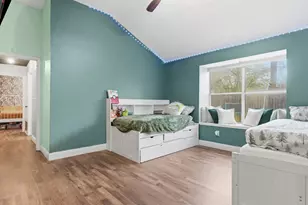 227 Valley Spring Dr, Arlington, TX 76018 - Photo 17