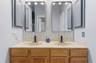 227 Valley Spring Dr, Arlington, TX 76018 - Photo 19