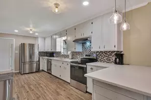 1013 Dewitt Hinson Rd, No City, TX 75969 - Photo 11