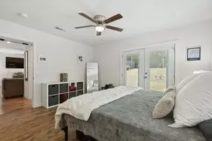 1142 W Clarendon Dr, Dallas, TX 75208 - Photo 13