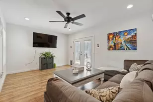 1142 W Clarendon Dr, Dallas, TX 75208 - Photo 15