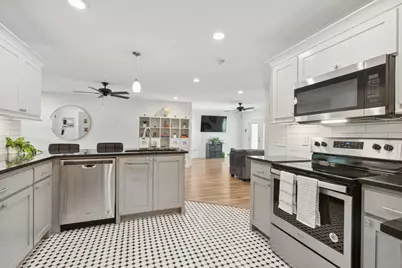 1142 W Clarendon Drive, Dallas, TX 75208 - Photo 5