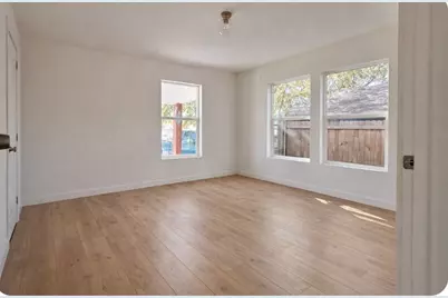 2739 Lawrence Street, Dallas, TX 75215 - Photo 9