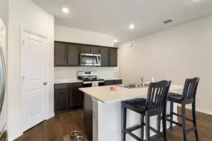 11401 Headwater Ct, Providence Village, TX 76227 - Photo 5