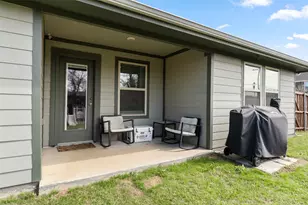 11401 Headwater Ct, Providence Village, TX 76227 - Photo 23