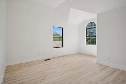 1020 W Hills Terrace, Saginaw, TX 76179 - Photo 13