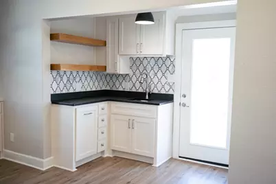 915 N 16th Street, Waco, TX 76707 - Photo 11