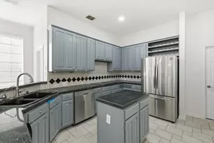 2904 Waterford Dr, Irving, TX 75063 - Photo 9