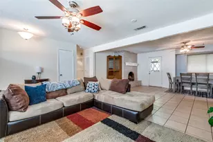 813 Prestwick St, Bedford, TX 76022 - Photo 5