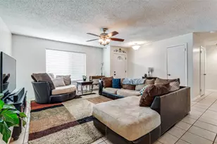 813 Prestwick St, Bedford, TX 76022 - Photo 3