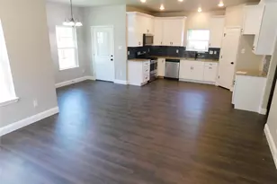 704 E Jefferson St, Waxahachie, TX 75165 - Photo 7