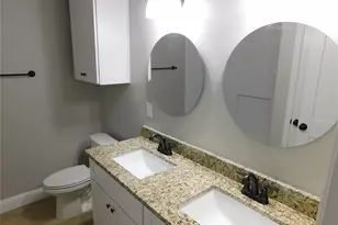 704 E Jefferson St, Waxahachie, TX 75165 - Photo 19