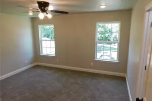 704 E Jefferson St, Waxahachie, TX 75165 - Photo 11