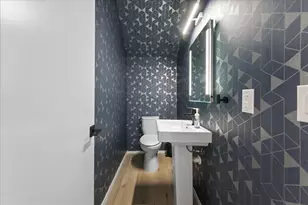 2001 N Prairie Ave, Dallas, TX 75204 - Photo 9