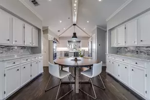 17011 Graystone Dr, Dallas, TX 75248 - Photo 9