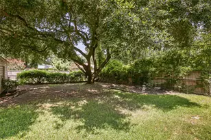 6561 Axton Ln, Dallas, TX 75214 - Photo 35