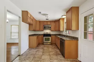 6561 Axton Ln, Dallas, TX 75214 - Photo 9