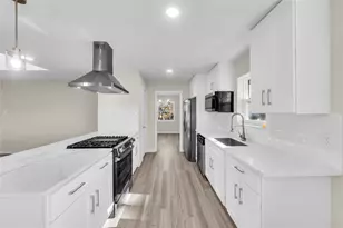 321 Duke St, Garland, TX 75043 - Photo 9