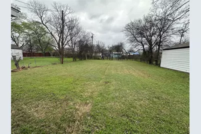 504 Bales Street, Cleburne, TX 76033 - Photo 11