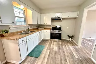 504 Bales St, Cleburne, TX 76033 - Photo 5