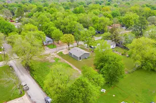 921 W 9th St, Bonham, TX 75418 - Photo 23