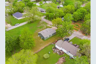921 W 9th Street, Bonham, TX 75418 - Photo 21