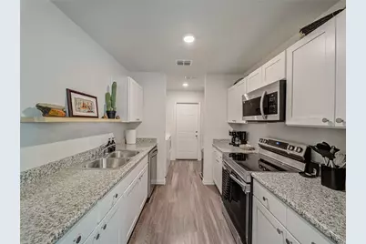 921 W 9th Street, Bonham, TX 75418 - Photo 17