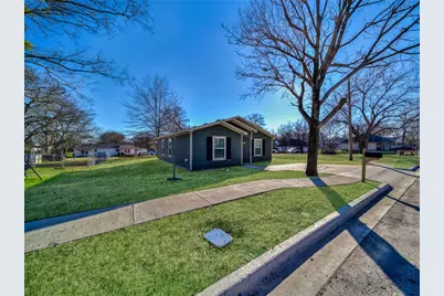 921 W 9th Street, Bonham, TX 75418 - Photo 3