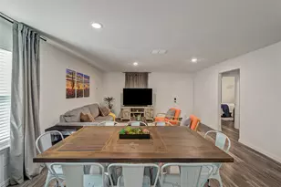 921 W 9th St, Bonham, TX 75418 - Photo 17