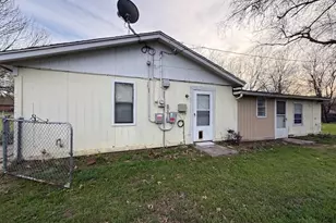 329 Walnut Ave, Azle, TX 76020 - Photo 9