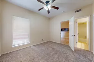 564 Josephine St, Dallas, TX 75246 - Photo 13