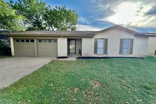 110 Glen Rose Ave, Cleburne, TX 76033 - Photo 1