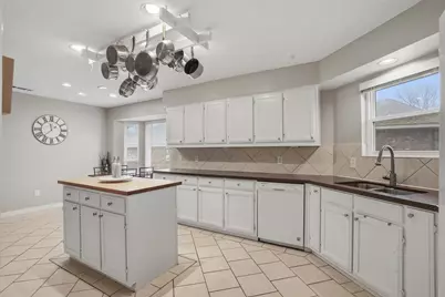 411 Whispering Hills Drive, Duncanville, TX 75137 - Photo 9