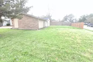 3717 Cranston Ct E, Irving, TX 75062 - Photo 5