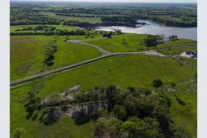 330 Lakewood Lane, Honey Grove, TX 75446 - Photo 13