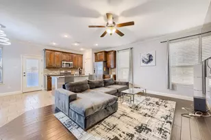 5035 Venecia Way, Grand Prairie, TX 75052 - Photo 3