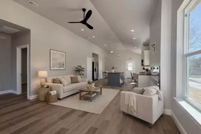 2225 College Street, Greenville, TX 75407 - Photo 5